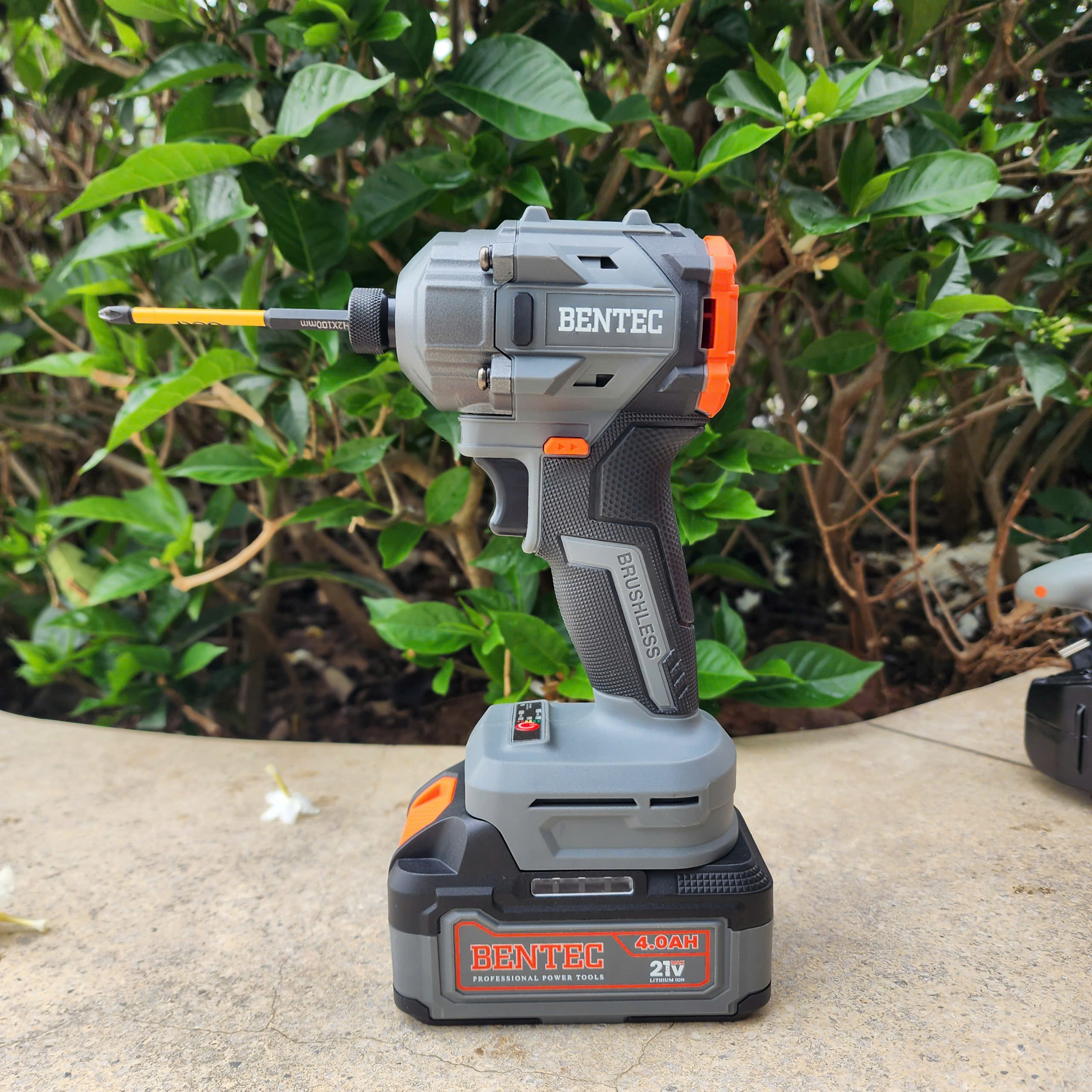 BỘ MÁY CHUYÊN VÍT PIN BENTEC BT21-250SDB